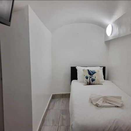 Apartamento F24- Basement Single Studio Near Paddington Londres Exterior foto