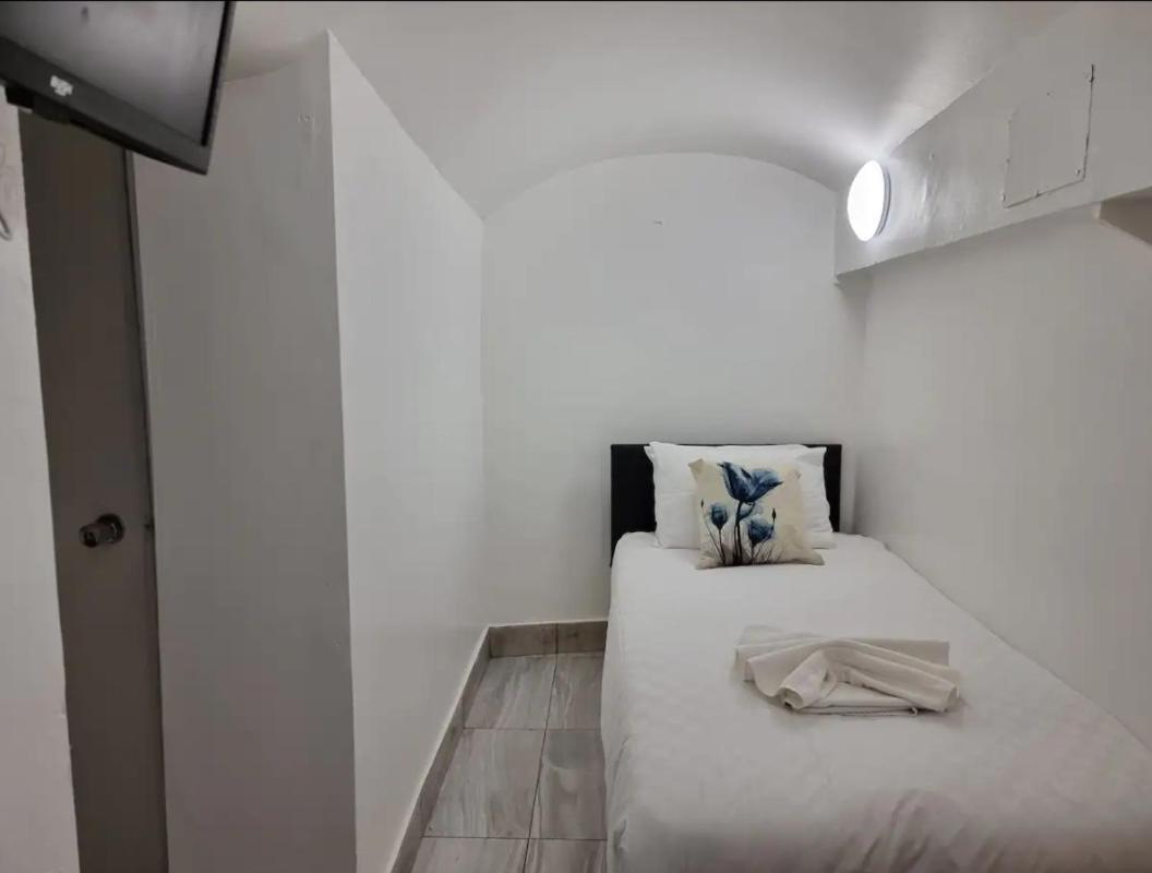 Apartamento F24- Basement Single Studio Near Paddington Londres Exterior foto